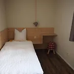 Vandrerhjem Tgantieni Sot - Haus Mit Herz *