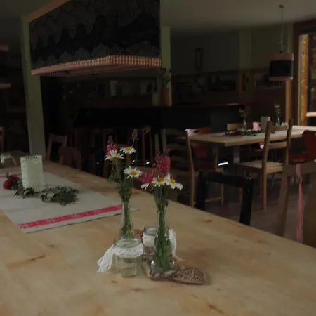 Tgantieni Sot - Haus Mit Herz Hostal