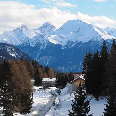 Tgantieni Sot - Haus Mit Herz Hostel Lenzerheide