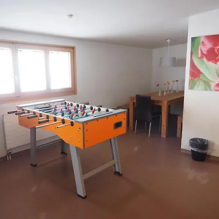Tgantieni Sot - Haus Mit Herz Hostel Lenzerheide