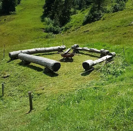 Tgantieni Sot - Haus Mit Herz Albergue