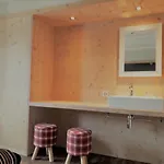 Tgantieni Sot - Haus Mit Herz Хостел Ленцерхайде