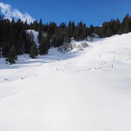 Tgantieni Sot - Haus Mit Herz Hostel