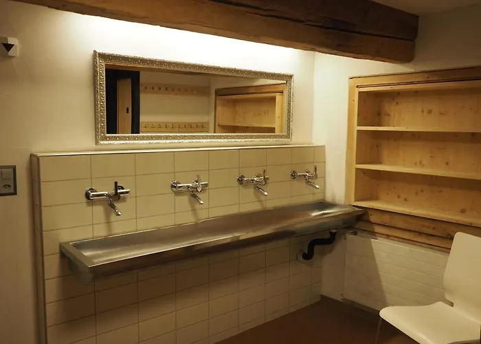 Hostel Tgantieni Sot - Haus Mit Herz *