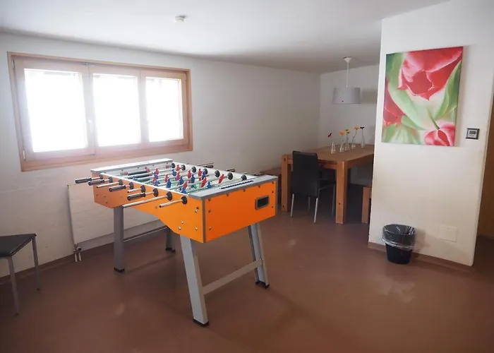 Tgantieni Sot - Haus Mit Herz Hostel Lenzerheide